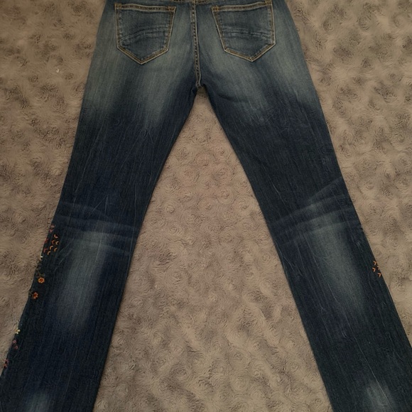 Driftwood Kelly Embroidered Jeans•Medium Wash Denim•Sz. 28•EUC - Picture 2 of 15
